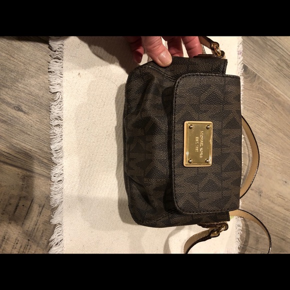 🛑SOLD Auth Michael Kors crossbody bag - Picture 2 of 6